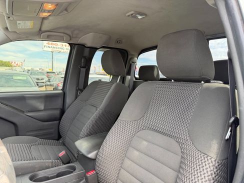 Used 2018 Nissan Frontier SV image 18