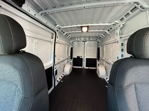 Used 2024 RAM ProMaster 2500 w/ Convenience Group image 23