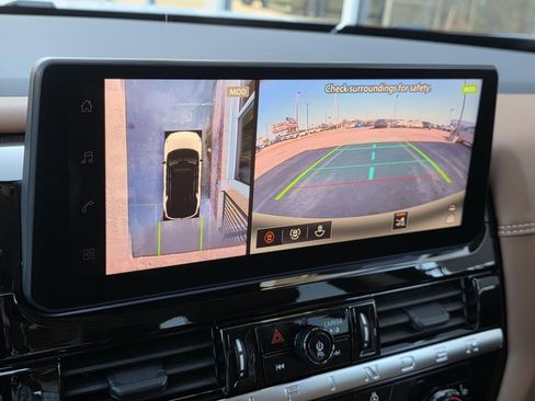 New 2026 Nissan Pathfinder Platinum image 17