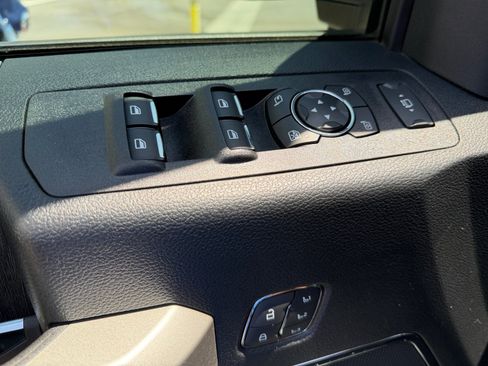 Used 2021 Ford F250 Lariat w/ Lariat Value Package AWD/4WD image 17