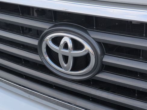 Used 2021 Toyota Sequoia Limited w/ Safety & Convenience Package AWD/4WD image 32