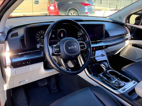 Used 2022 Kia Carnival SX Prestige image 18