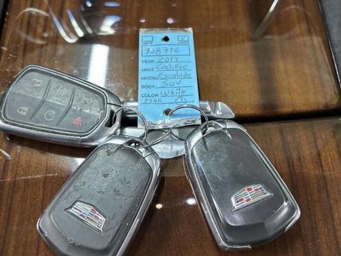 Used 2017 Cadillac Escalade Premium Luxury image 50