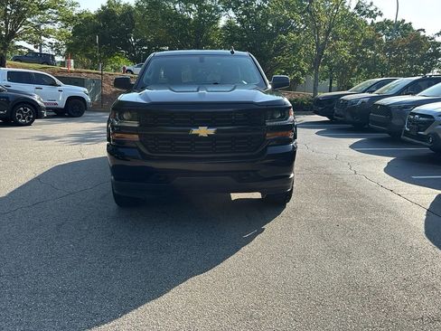 Used 2018 Chevrolet Silverado 1500 Custom w/ Custom Value Package image 2