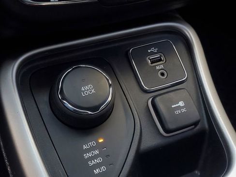 Used 2018 Jeep Compass Latitude w/ Popular Equipment Group image 25