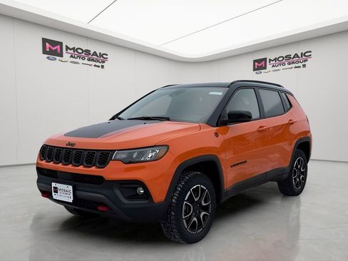 New 2026 Jeep Compass Trailhawk w/ Sun, Sound & Navigation Group image 3