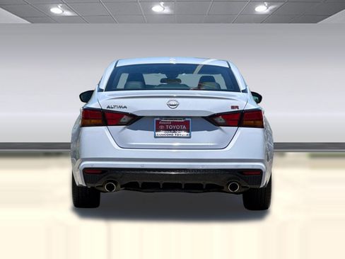 Used 2024 Nissan Altima 2.5 SR FWD image 10