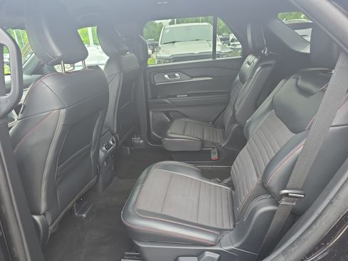 Used 2025 Ford Explorer ST-Line AWD/4WD image 13