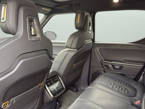 Used 2022 Rivian R1T Adventure image 29