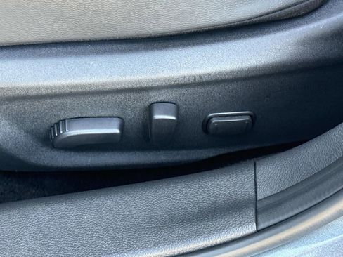 Used 2023 Nissan Sentra SR w/ SR Premium Package FWD image 17