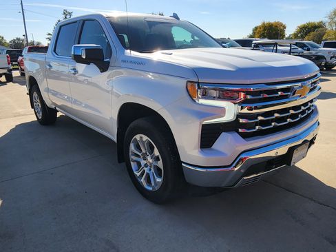 Certified 2025 Chevrolet Silverado 1500 LTZ w/ LTZ Convenience Package II image 3