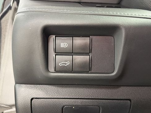 Used 2021 Toyota Highlander XLE AWD/4WD image 20