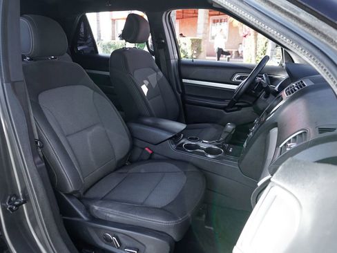 Used 2017 Ford Explorer XLT w/ Equipment Group 201A image 37