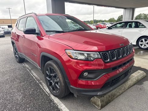 Used 2025 Jeep Compass Latitude w/ Altitude Special Edition AWD/4WD image 11