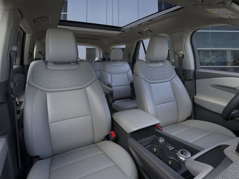 New 2026 Ford Explorer Active w/ Active Comfort Package image 10
