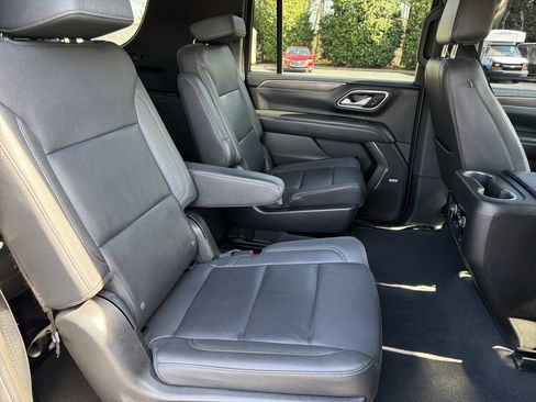 Used 2022 Chevrolet Suburban LT image 17