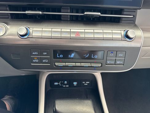 Used 2025 Hyundai Kona SEL AWD/4WD image 25