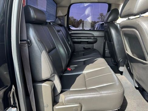 Used 2014 Chevrolet Silverado 2500 LT w/ Interior Plus Package AWD/4WD image 17