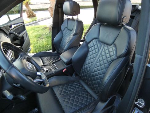 Used 2019 Audi SQ5 Premium Plus w/ Premium Plus Package image 65