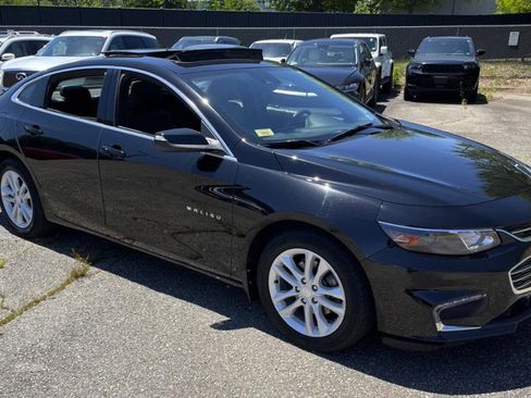 Used 2018 Chevrolet Malibu Hybrid w/ Leather Package FWD image 1