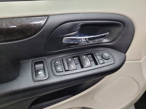 Used 2015 Dodge Grand Caravan SXT FWD image 27