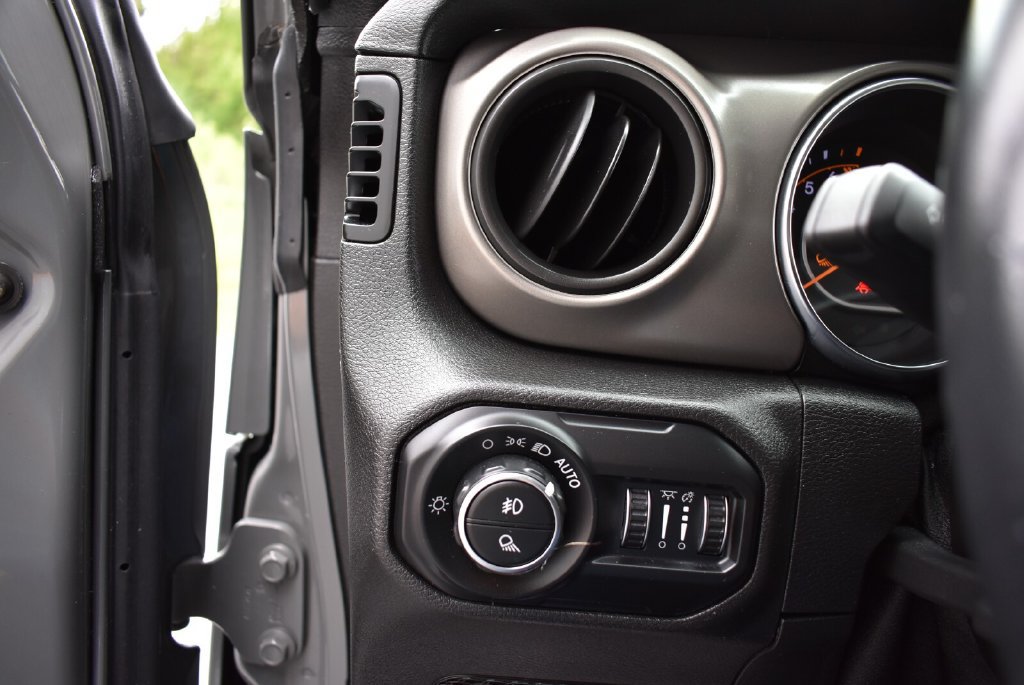 Used 2021 Jeep Gladiator Sport AWD/4WD image 22
