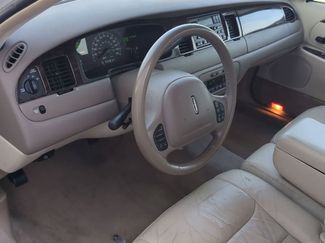 Used 2000 Lincoln Town Car Signature RWD video 2