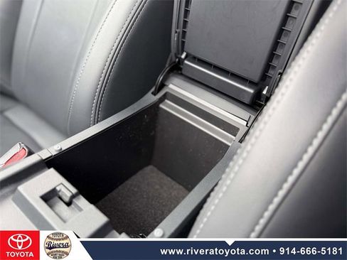 Used 2022 Subaru Legacy Limited image 23