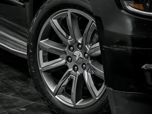 Used 2015 Chevrolet Suburban LTZ image 3