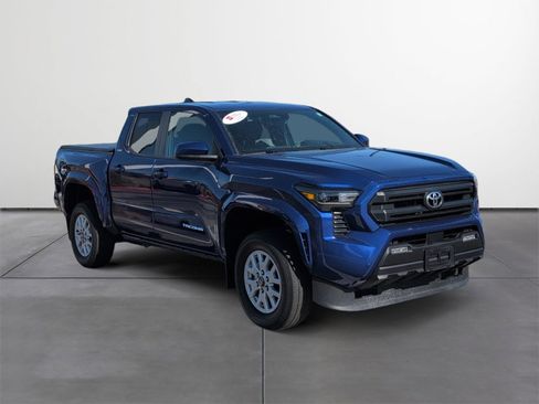 Used 2025 Toyota Tacoma SR5 image 7