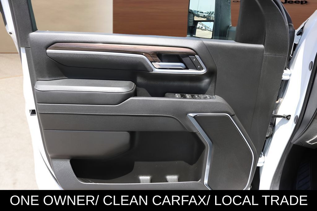 Used 2025 Chevrolet Silverado 2500 LT w/ Convenience Package AWD/4WD image 11