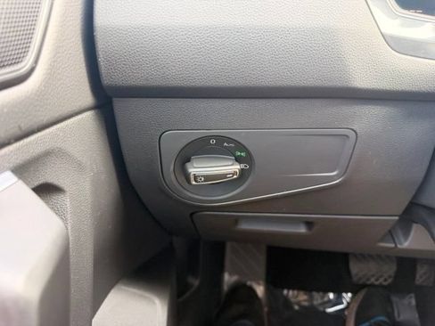 Certified 2022 Volkswagen Tiguan SE FWD image 22