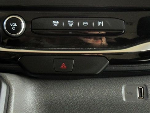 Used 2023 Ford Transit 350 XLT image 25