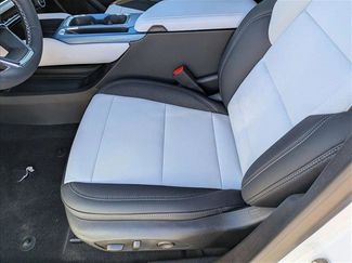 New 2026 Chevrolet Equinox EV LT video 4