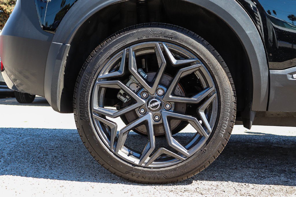 Used 2025 Nissan Kicks SR FWD image 10