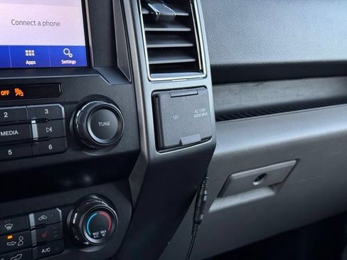 Used 2020 Ford F150 XLT w/ Equipment Group 302A Luxury AWD/4WD image 15