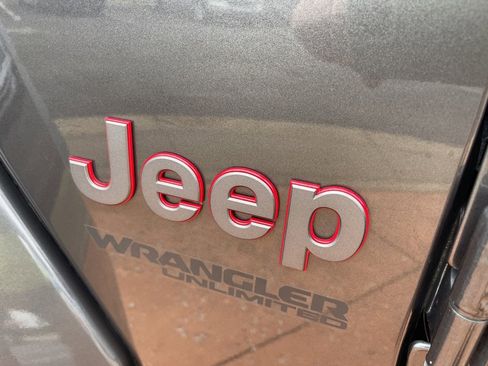 Used 2021 Jeep Wrangler Unlimited Rubicon w/ Xtreme Recon 35" Tire Package image 9