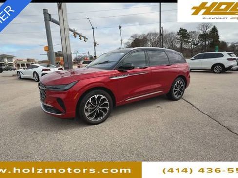 Used 2024 Lincoln Nautilus Reserve AWD/4WD image 4