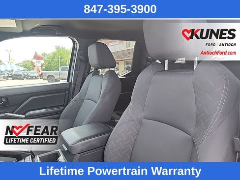 Used 2024 Toyota Tacoma SR5 AWD/4WD image 18