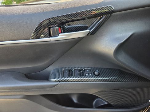 Used 2024 Toyota Camry SE image 25