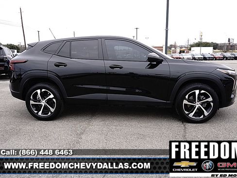 Used 2026 Chevrolet Trax RS w/ Driver Confidence Package image 8