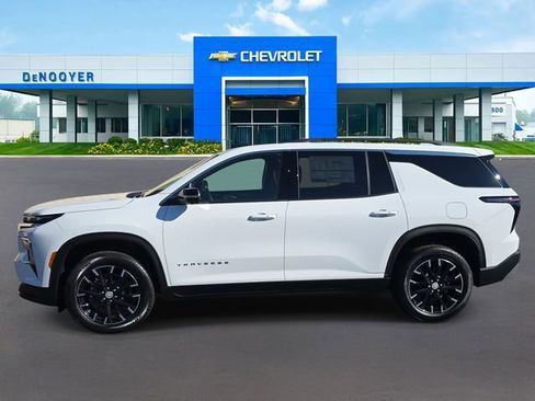 New 2026 Chevrolet Traverse LT w/ Sun and Wheel Package image 9