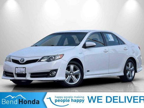 Used 2014 Toyota Camry Hybrid image 1