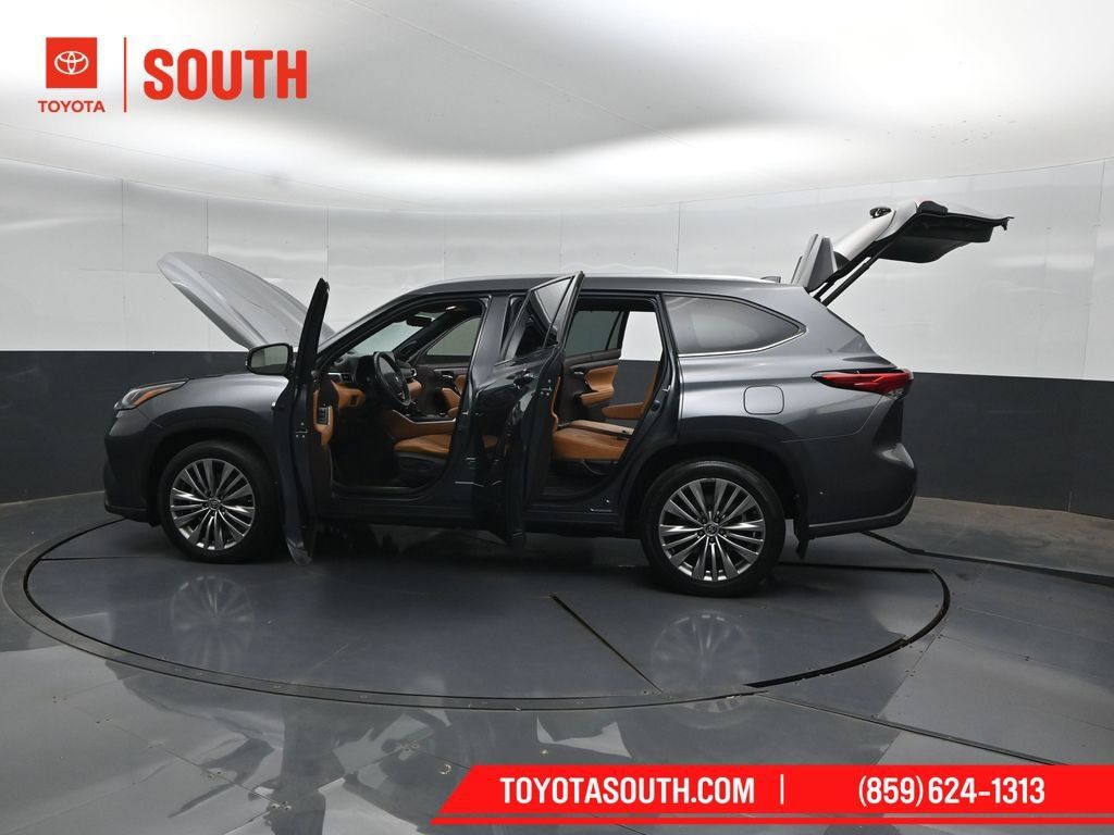 Used 2020 Toyota Highlander Platinum AWD/4WD image 56
