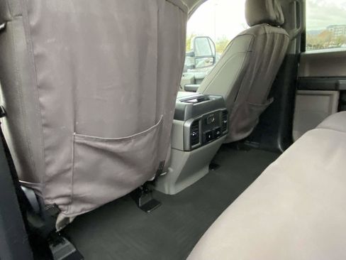 Used 2022 Ford F250 XLT w/ XLT Premium Package image 3