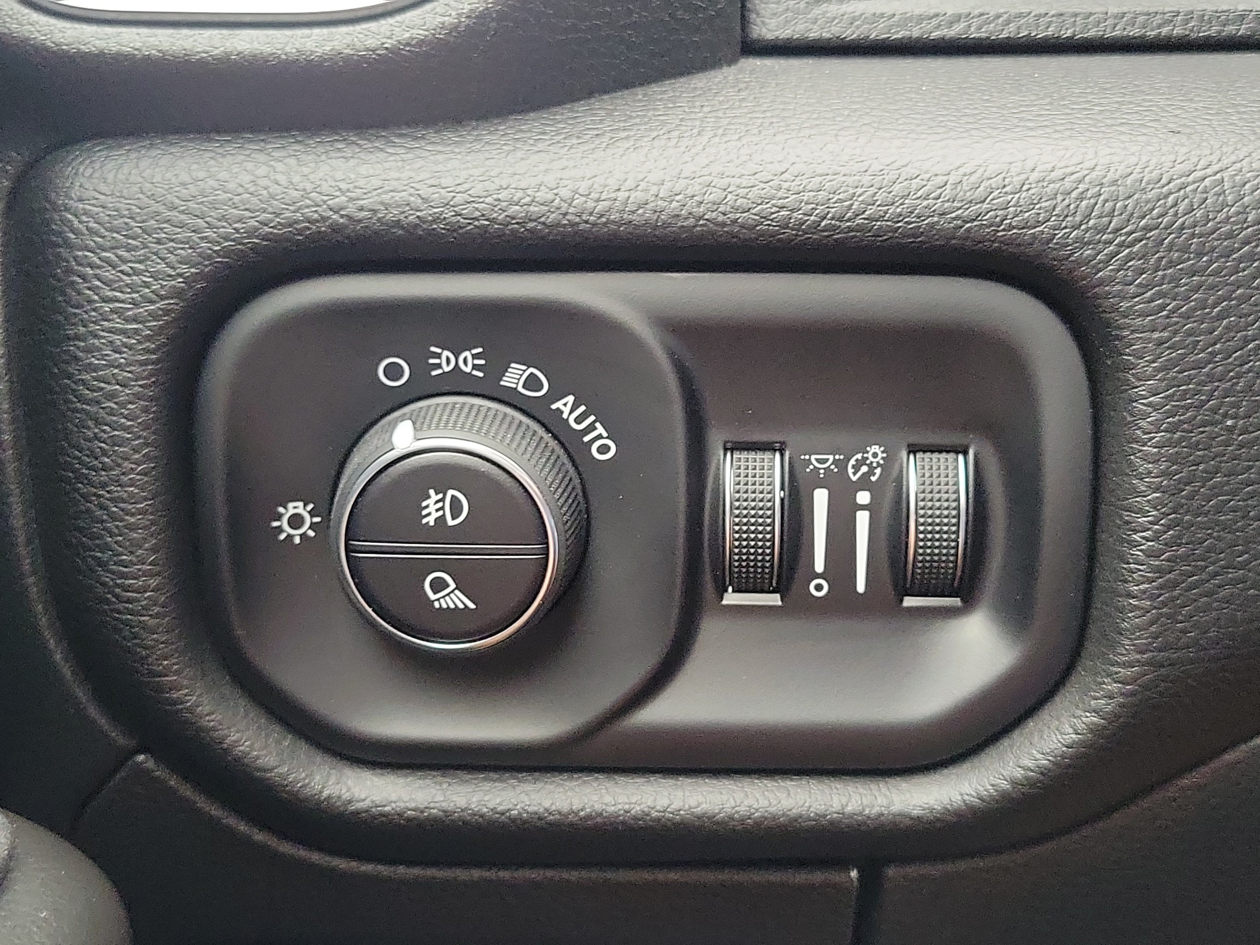 Used 2025 RAM 1500 Big Horn RWD image 22