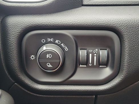 Used 2025 RAM 1500 Big Horn RWD image 22