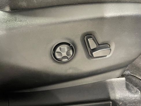 Used 2019 Chrysler Pacifica Limited w/ Advanced Safetytec Group image 30