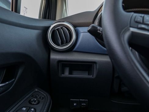 New 2025 Nissan Versa SV image 32