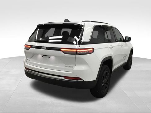 Used 2025 Jeep Grand Cherokee Laredo X AWD/4WD image 15